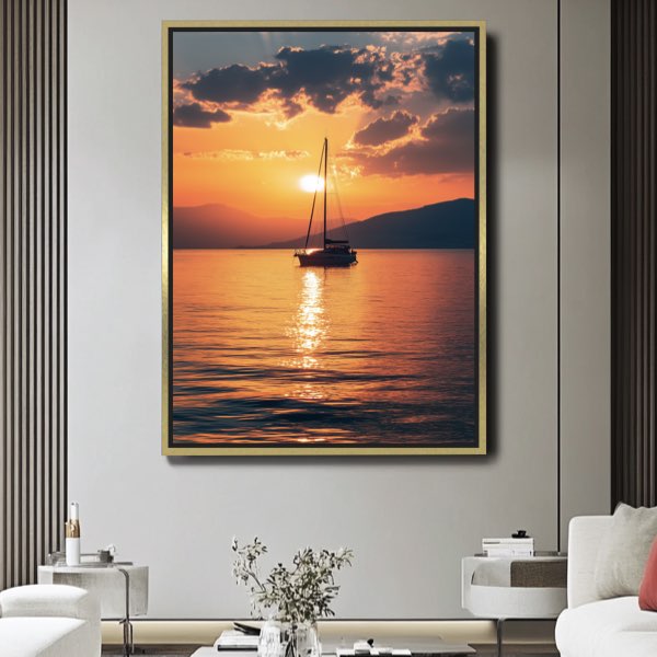 Photo de Lever de Soleil avec Yacht à l'Horizon